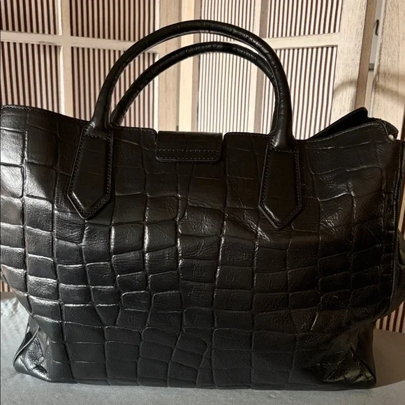 A. Bellucci italian leather Black Crocodile-Embossed Women's satchel. - Picture 7 of 11